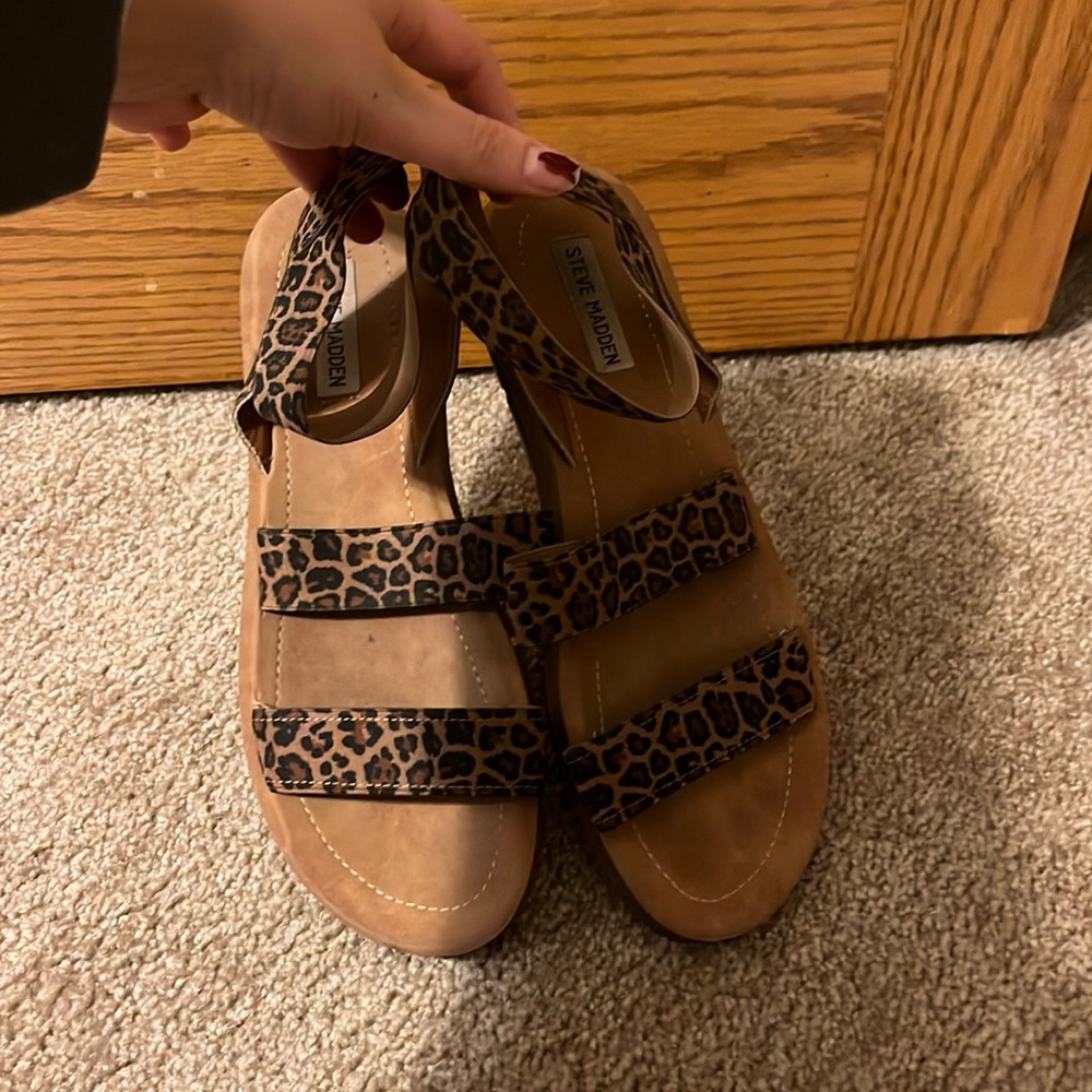 Steve Madden cheetah print sandals size 10